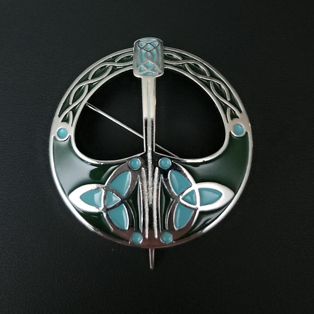 Brooch inspired by the Tara Brooch